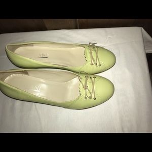 Lumiani green kitten heels